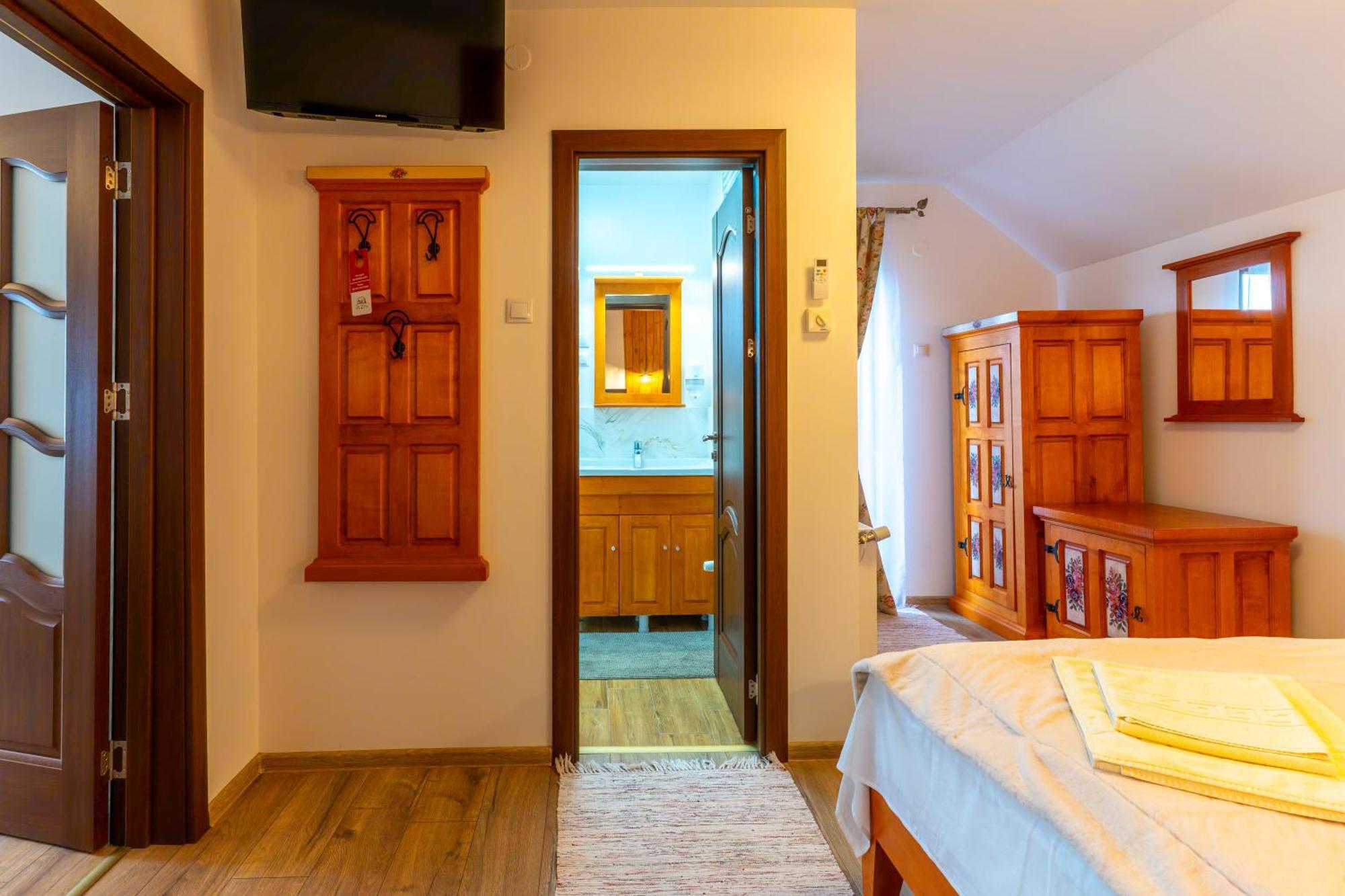 Pension La Roata Gura Humorului Zimmer foto